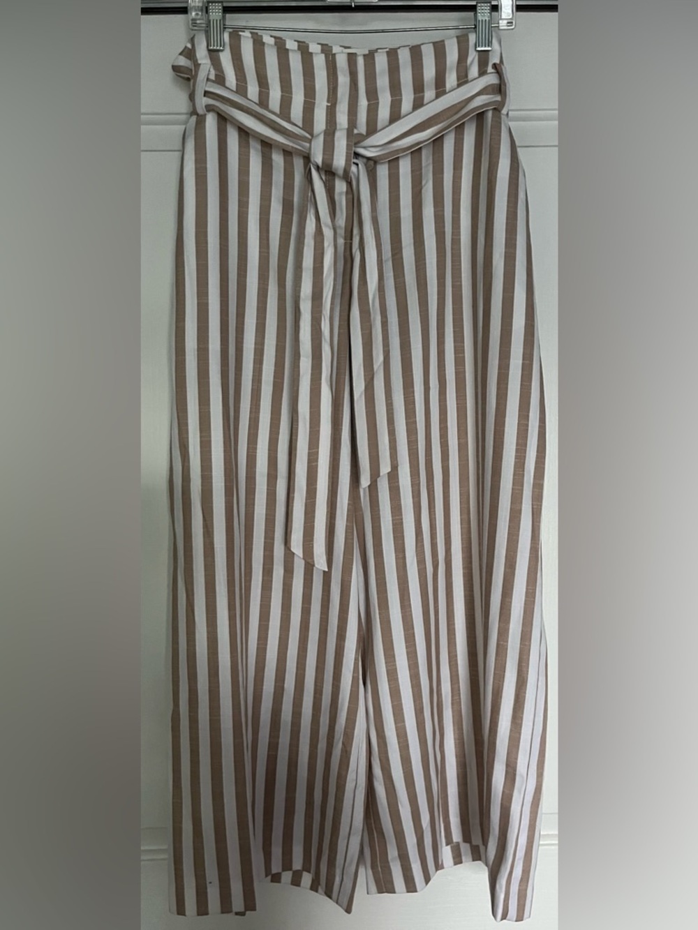 NY & Co tan and white stripped summer cropped pants. XL NWT - Picture 5 of 8